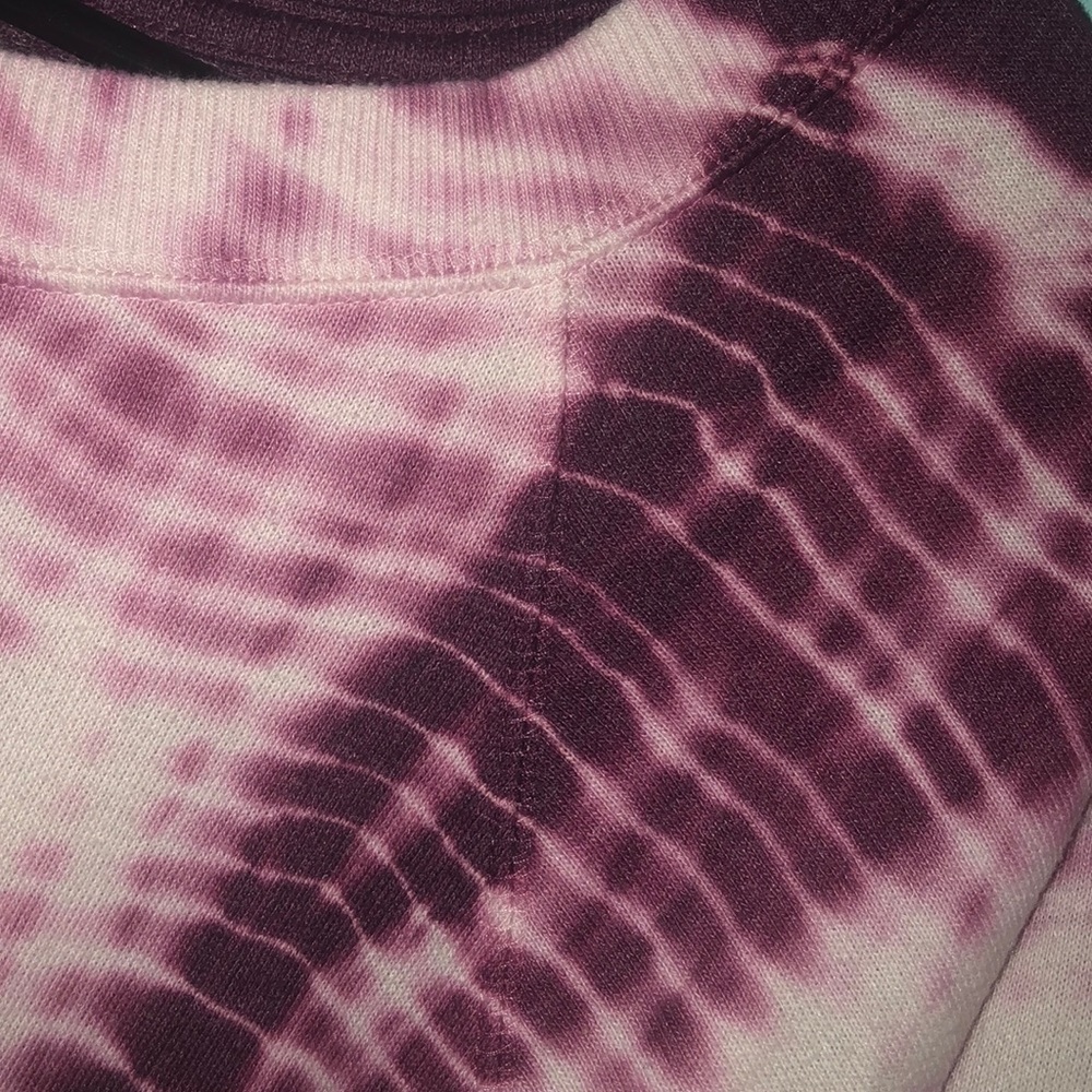 sweater - Picture 2 of 3
